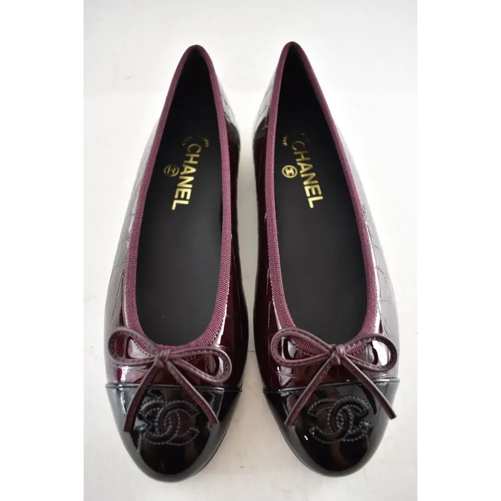 Chanel 26A Burgundy Red Black Crocodile Croc CC Logo Ballet Ballerina Flat 38.5